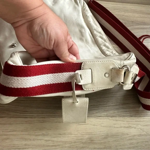 Bally White Large Leather Red stripe Shoulder Bag - Picture 3 of 9